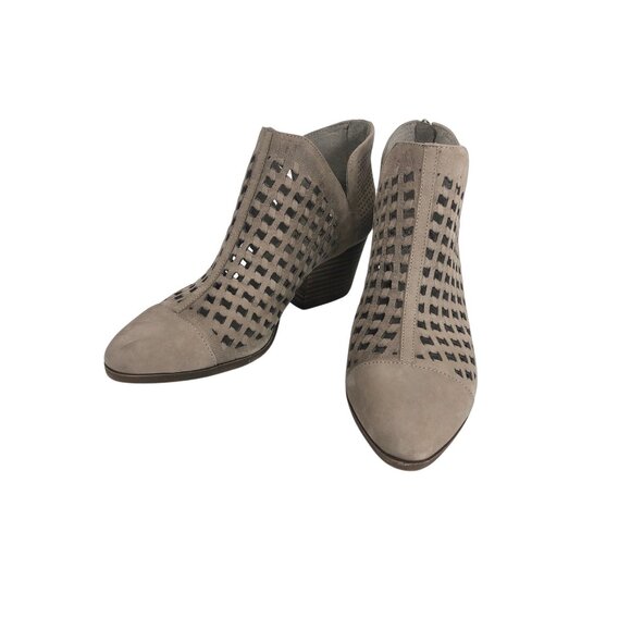 Vince Camuto Neeja Ankle Booties Sz 6.5 Cutout Suede Winter & Summer New Flaw - Picture 1 of 10